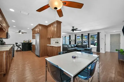 11600 NW 30th Place Sunrise FL 33323