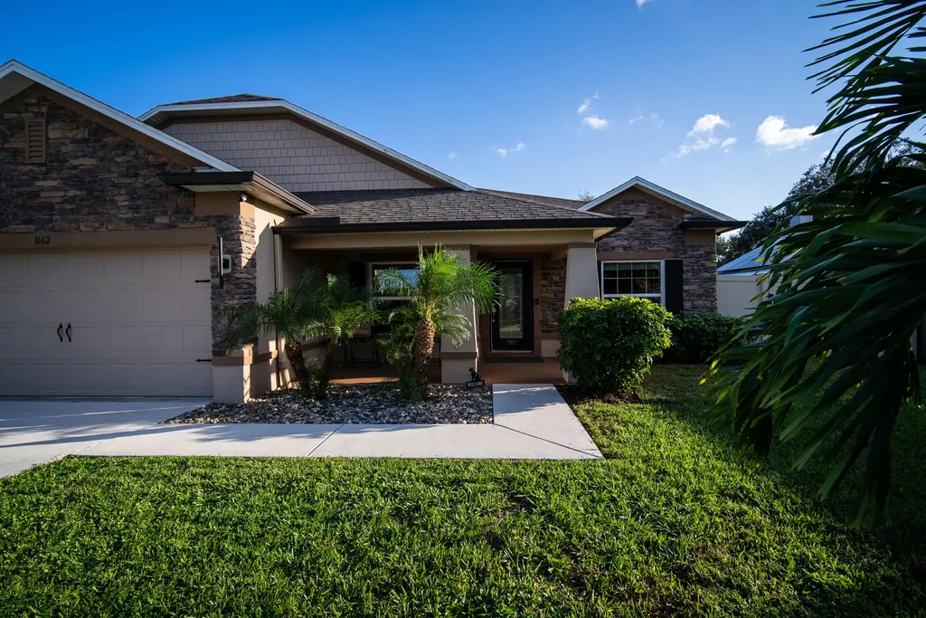 1662 SE North Blackwell Drive Port St Lucie FL 34952