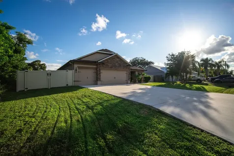 1662 SE North Blackwell Drive Port St Lucie FL 34952