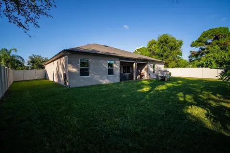 1662 SE North Blackwell Drive Port St Lucie FL 34952