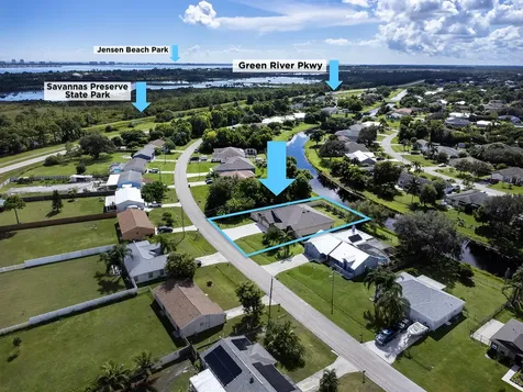 1662 SE North Blackwell Drive Port St Lucie FL 34952