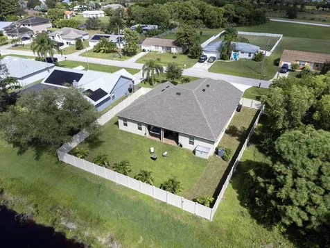 1662 SE North Blackwell Drive Port St Lucie FL 34952