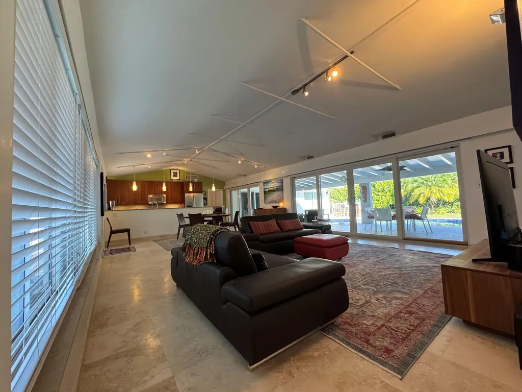 2701 NE 27th Court Fort Lauderdale FL 33306