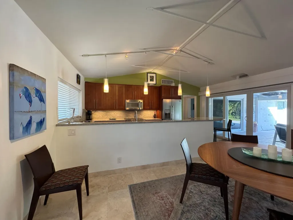 2701 NE 27th Court Fort Lauderdale FL 33306