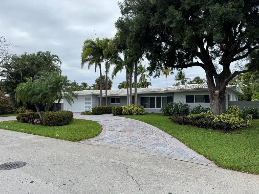 2701 NE 27th Court Fort Lauderdale FL 33306