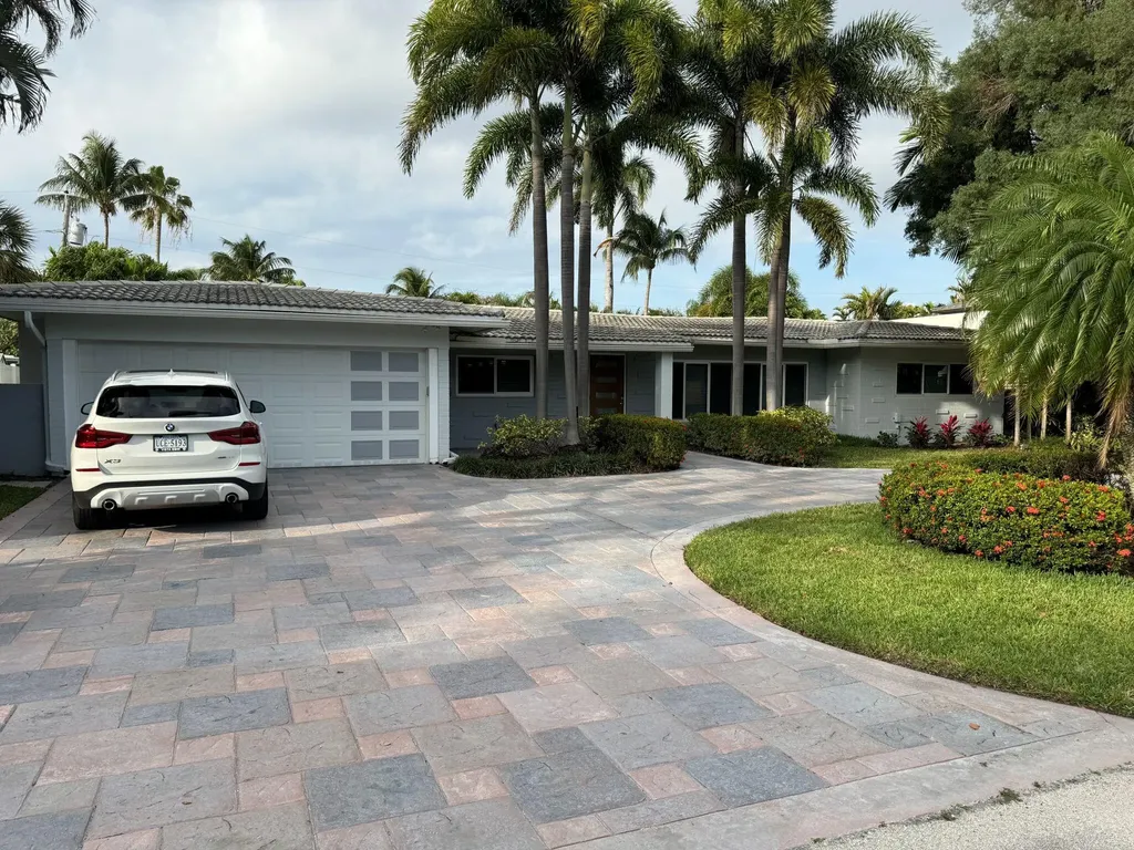 2701 NE 27th Court Fort Lauderdale FL 33306