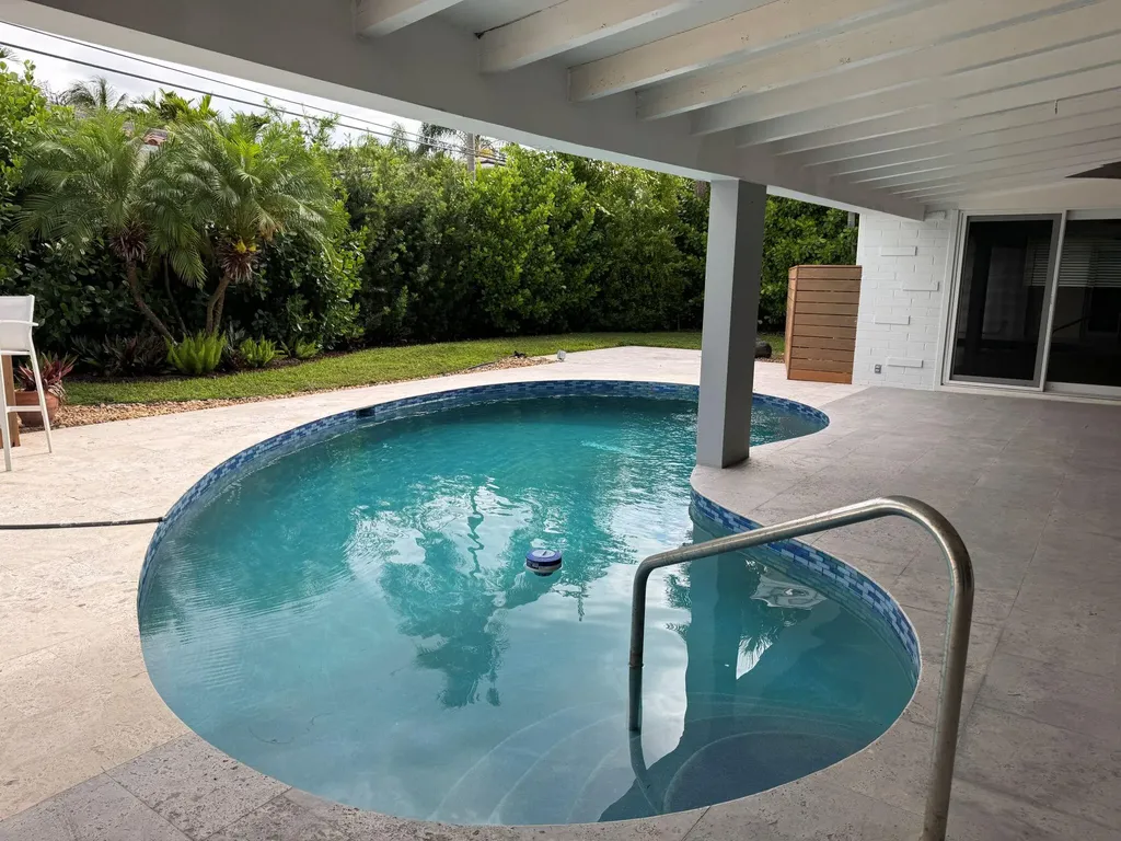 2701 NE 27th Court Fort Lauderdale FL 33306