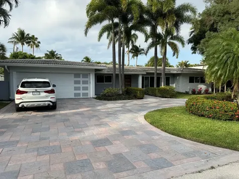 2701 NE 27th Court Fort Lauderdale FL 33306