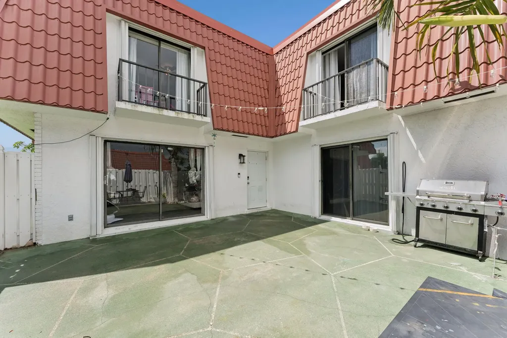 1425 Oxford Lane Boynton Beach FL 33426