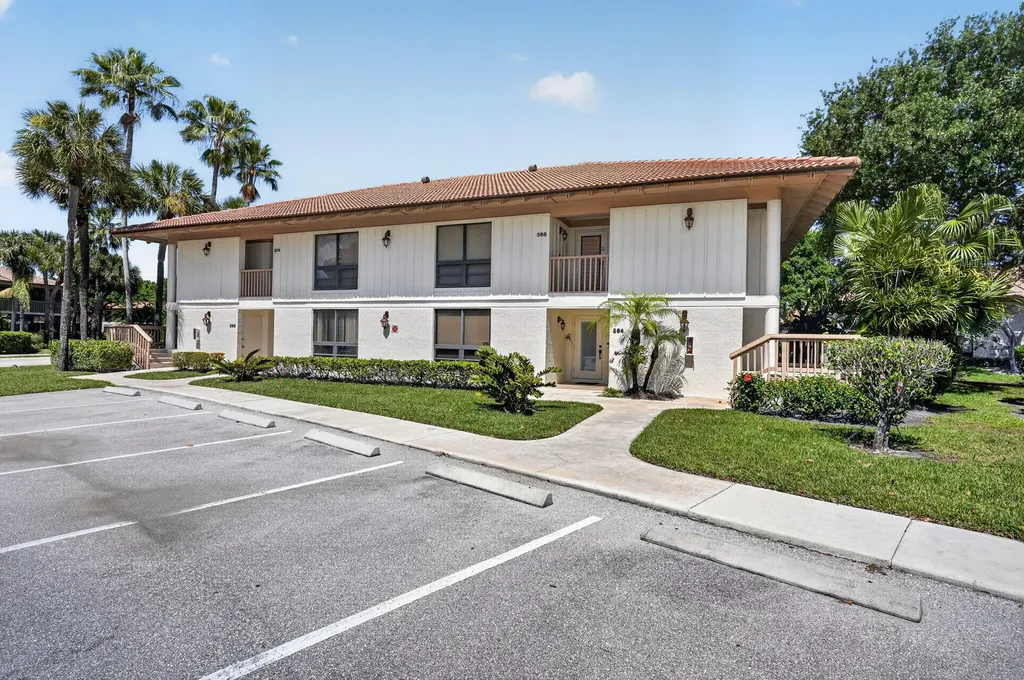 368 Brackenwood Circle Palm Beach Gardens FL 33418