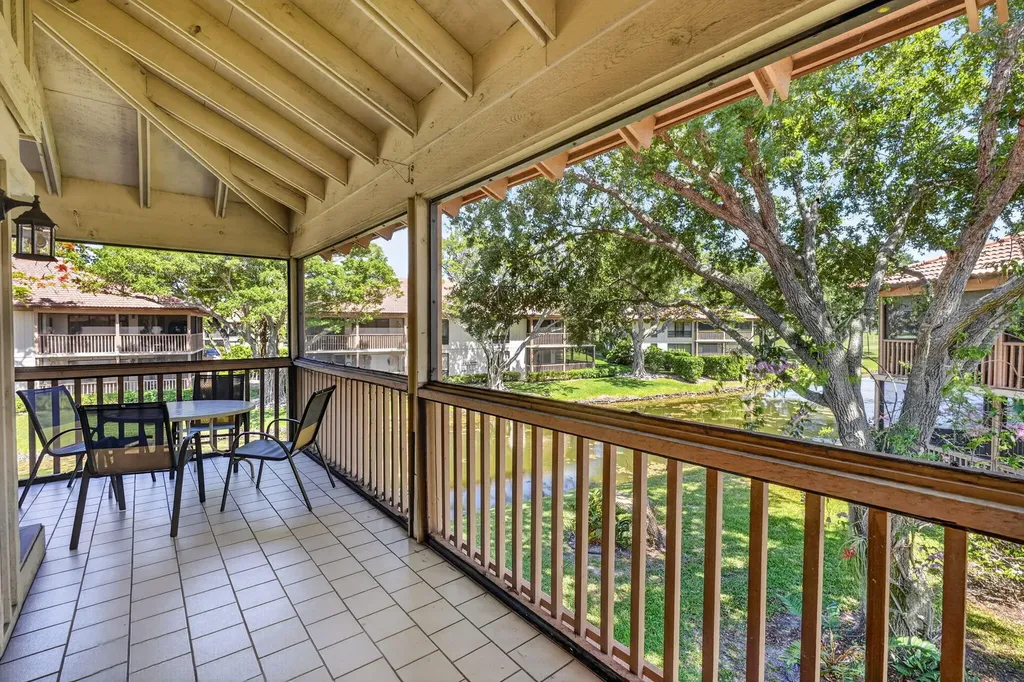 368 Brackenwood Circle Palm Beach Gardens FL 33418