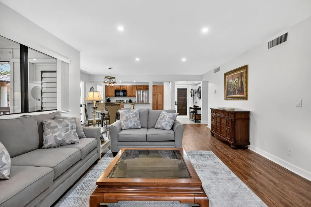 368 Brackenwood Circle Palm Beach Gardens FL 33418