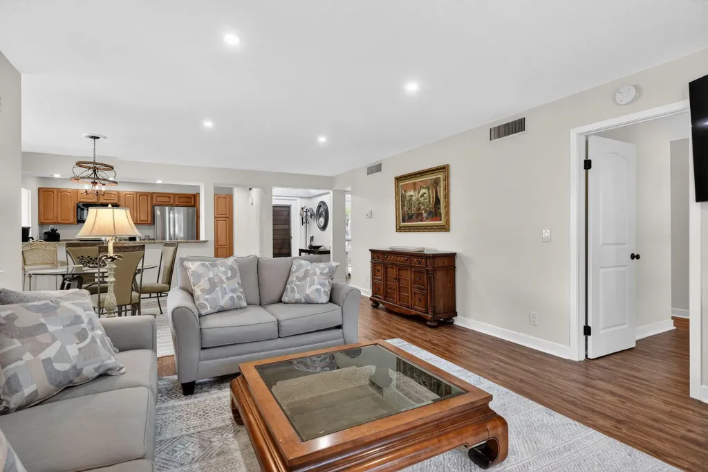 368 Brackenwood Circle Palm Beach Gardens FL 33418