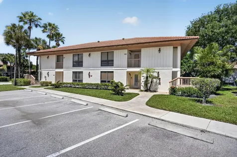 368 Brackenwood Circle Palm Beach Gardens FL 33418