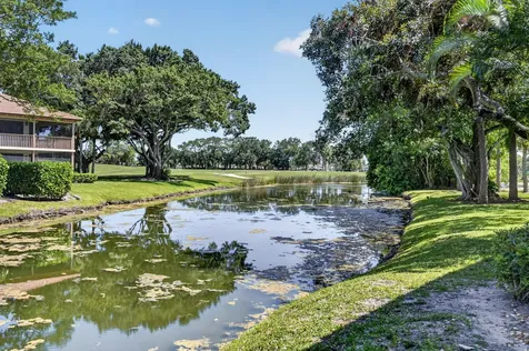 368 Brackenwood Circle Palm Beach Gardens FL 33418