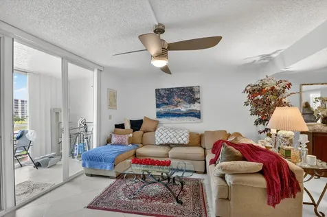 3326 Arcara Way Greenacres FL 33467