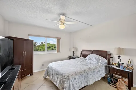 3326 Arcara Way Greenacres FL 33467