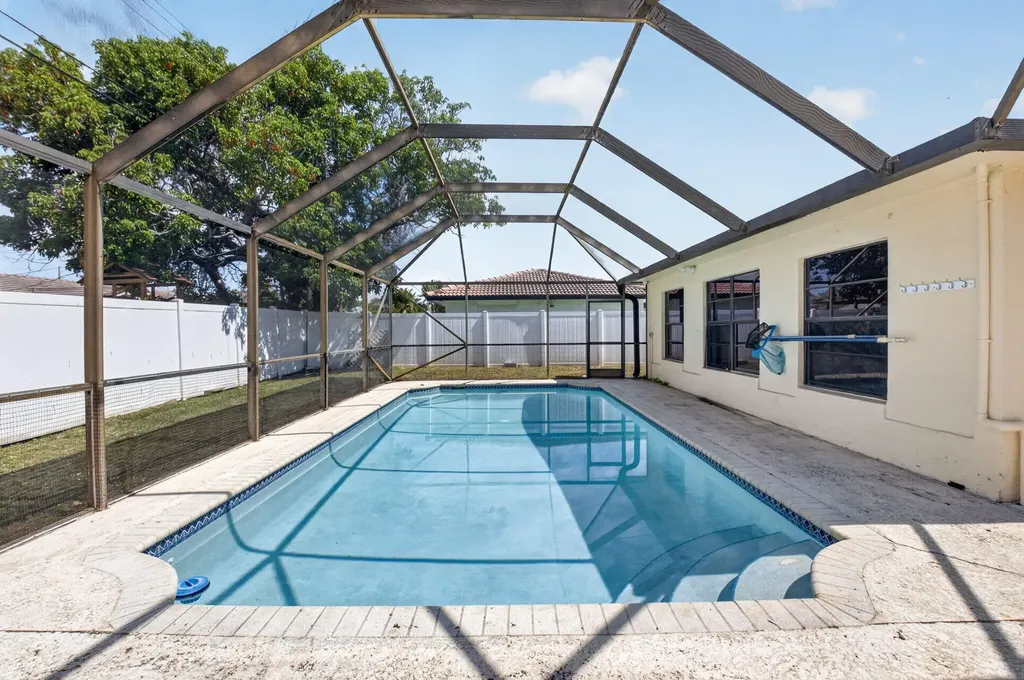 2267 NE 3rd Avenue Boca Raton FL 33431