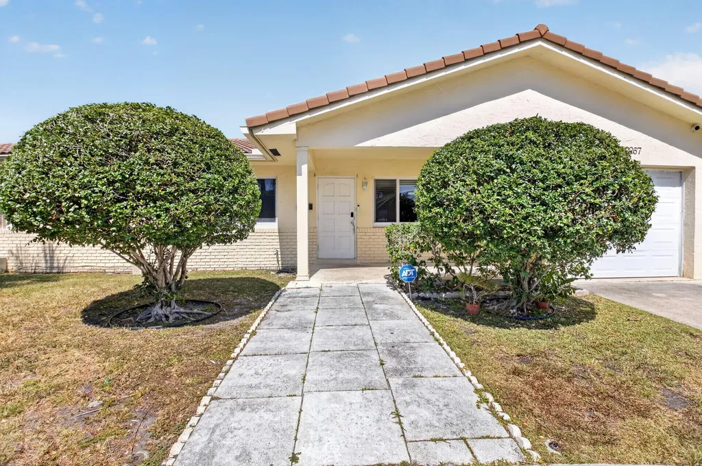 2267 NE 3rd Avenue Boca Raton FL 33431