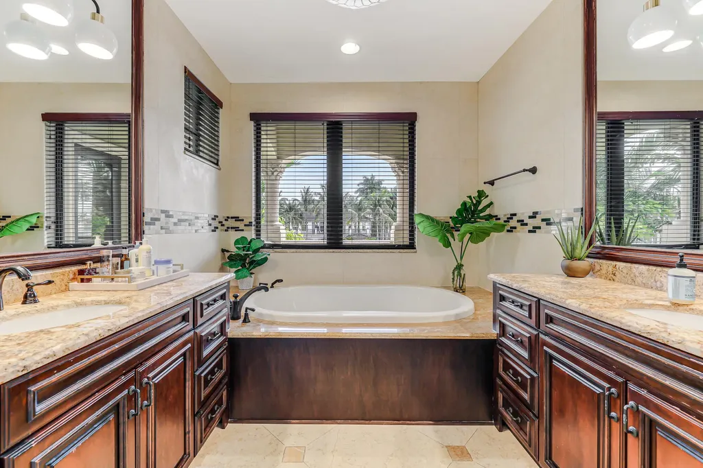 170 Isle Of Venice Drive Fort Lauderdale FL 33301
