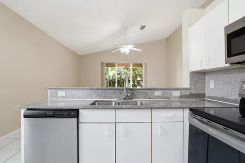 1495 SW 105th Avenue Pembroke Pines FL 33025