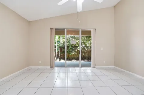 1495 SW 105th Avenue Pembroke Pines FL 33025