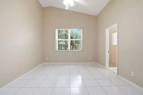 1495 SW 105th Avenue Pembroke Pines FL 33025