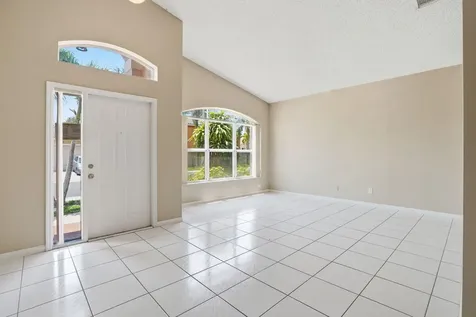 1495 SW 105th Avenue Pembroke Pines FL 33025