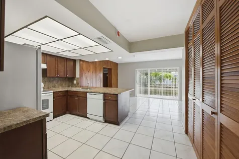 1772 NW 38th Street Oakland Park FL 33309