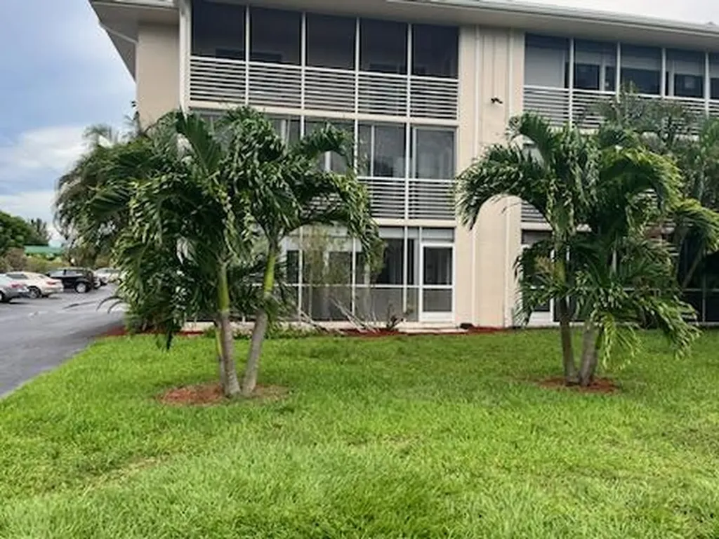 2856 S Garden Drive S Lake Worth FL 33461