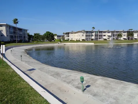 2856 S Garden Drive S Lake Worth FL 33461