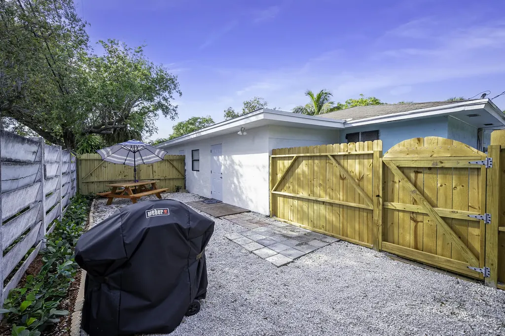 1718 Ridge Road North Palm Beach FL 33408