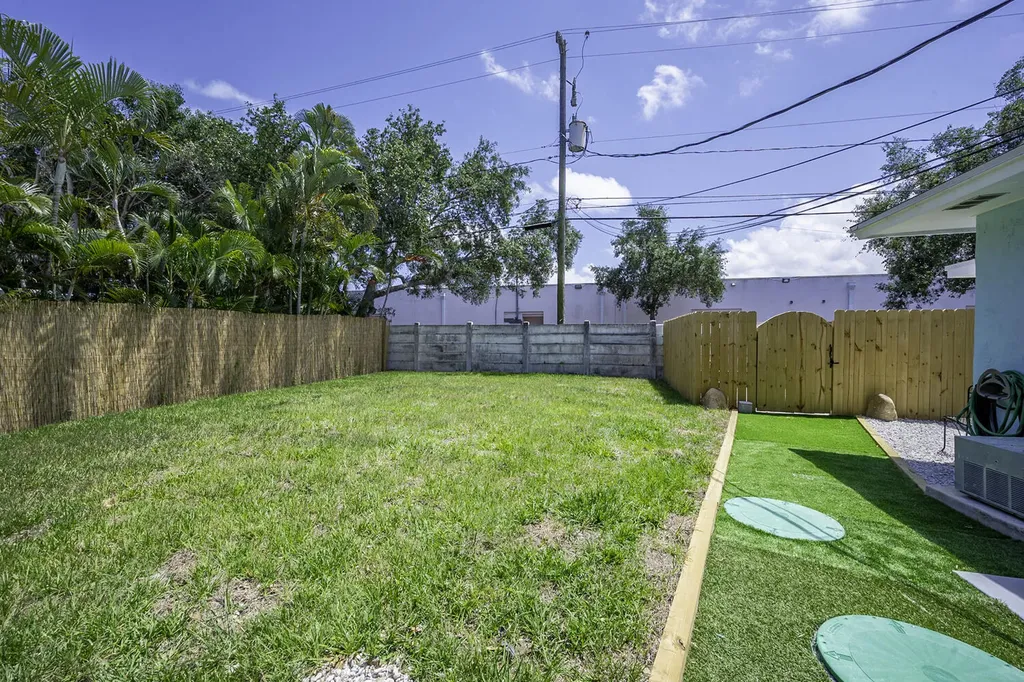 1718 Ridge Road North Palm Beach FL 33408