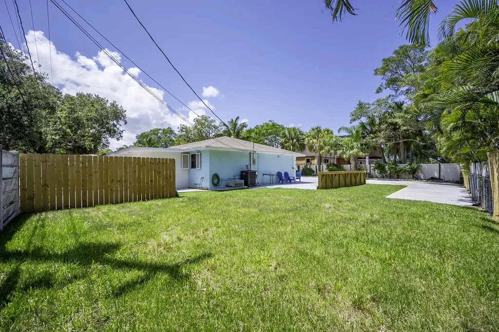 1718 Ridge Road North Palm Beach FL 33408