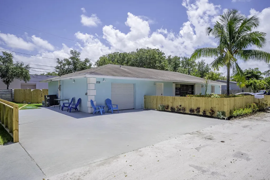 1718 Ridge Road North Palm Beach FL 33408