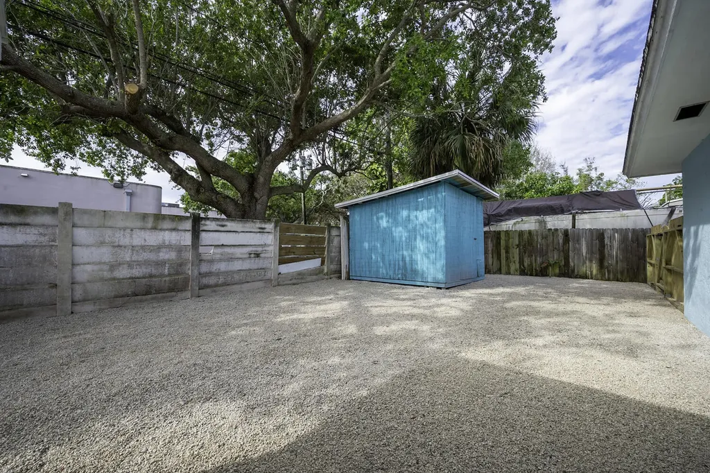 1718 Ridge Road North Palm Beach FL 33408