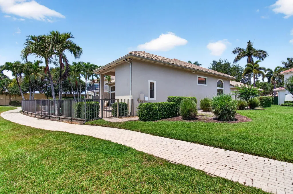 16266 Rosecroft Terrace Delray Beach FL 33446