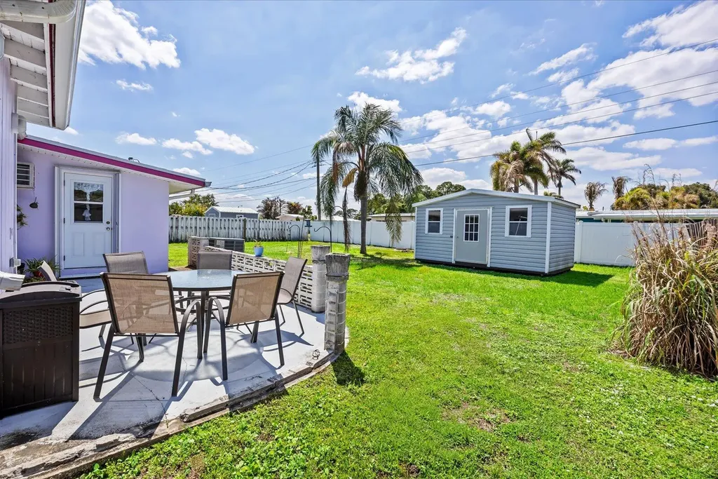 2872 SE Wiltshire Terrace Port St Lucie FL 34952