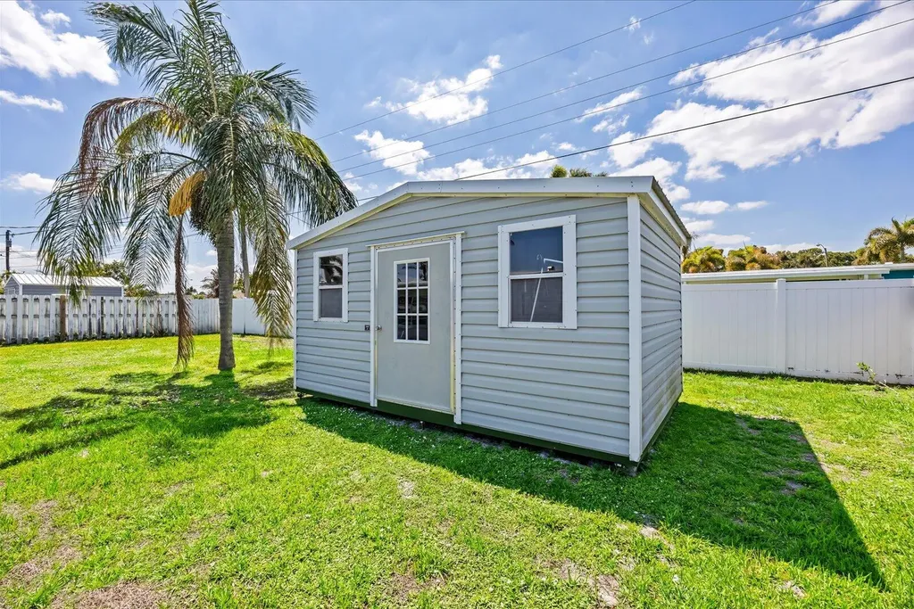 2872 SE Wiltshire Terrace Port St Lucie FL 34952