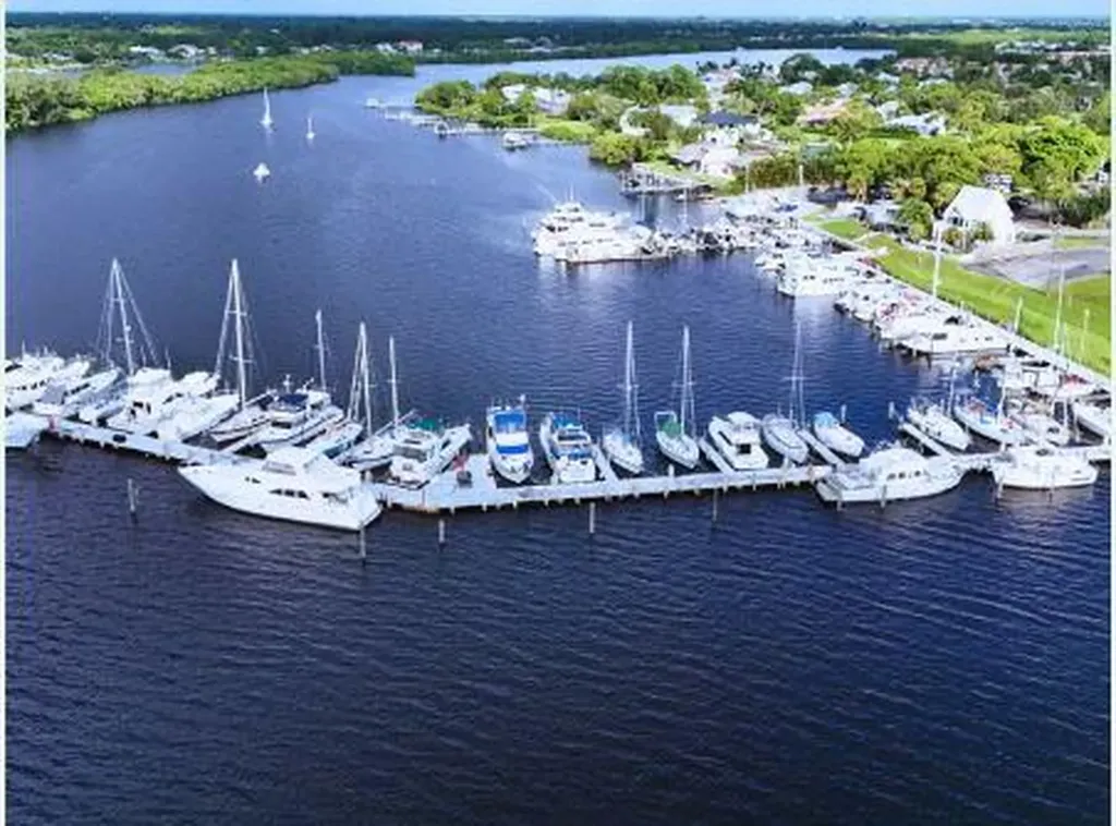 2872 SE Wiltshire Terrace Port St Lucie FL 34952