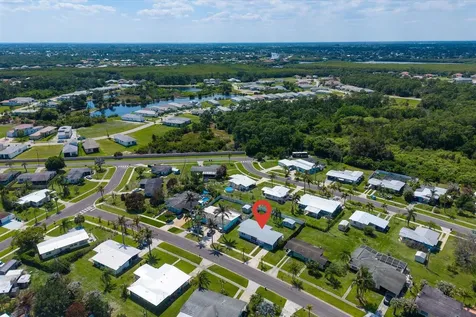 2872 SE Wiltshire Terrace Port St Lucie FL 34952