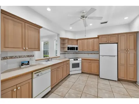 814 Carolina Circle SW Vero Beach FL 32962