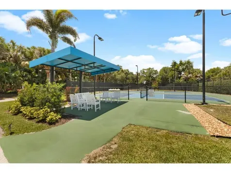 814 Carolina Circle SW Vero Beach FL 32962