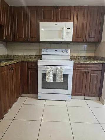 1201 SW 52nd Avenue North Lauderdale FL 33068