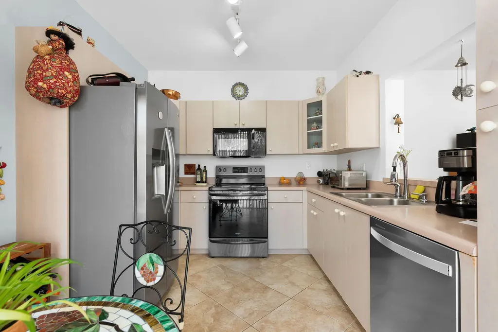 931 Lemonwood Court Hollywood FL 33019