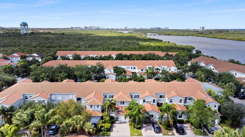 931 Lemonwood Court Hollywood FL 33019