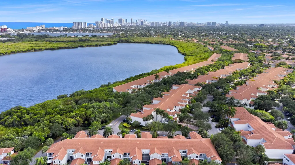 931 Lemonwood Court Hollywood FL 33019