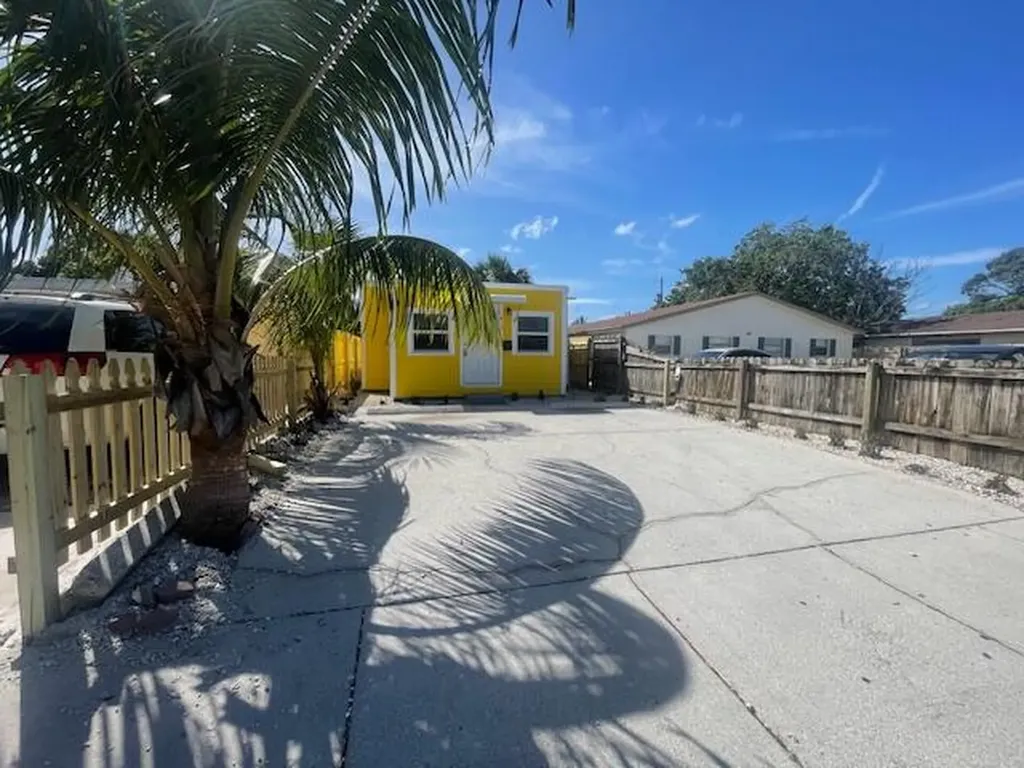 413 N E Street Lake Worth Beach FL 33460