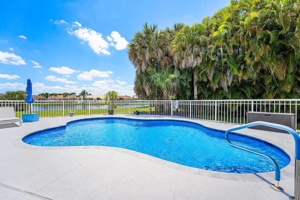8321 Muirhead Circle Boynton Beach FL 33472