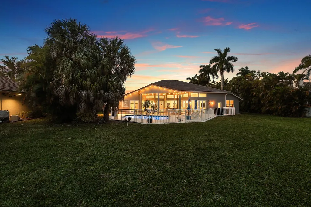8321 Muirhead Circle Boynton Beach FL 33472